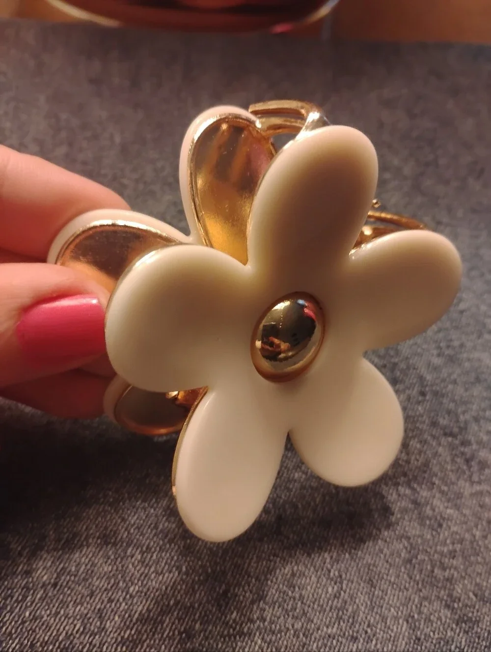 NWOT Gleaming Gold & Cream Jasmine Flower Enamel Finished  Hair Clip